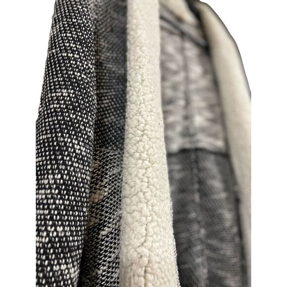 En Crème | Marled Open Front Cardigan Sweater Black White Sherpa Vegan Lambs Woo - Picture 5 of 9